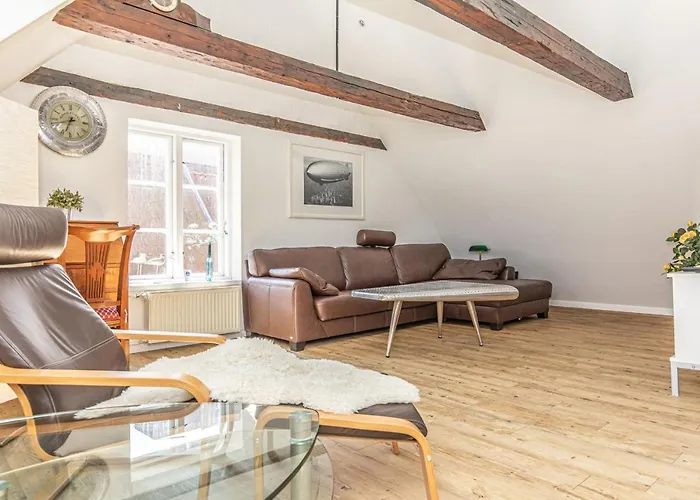 Fewo1846 - Hugo Eckener - Komfortable Maisonette-wohnung Mit 2 Schlafzimmern Im Stadtzentrum Апартаменты *