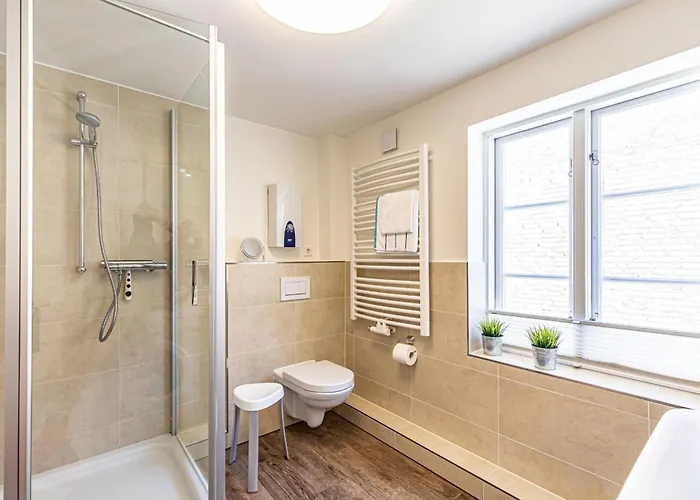 Fewo1846 - Hugo Eckener - Komfortable Maisonette-wohnung Mit 2 Schlafzimmern Im Stadtzentrum Апартаменты *